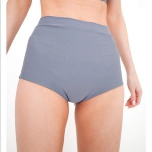 FANNA Basic Short - Blue Gray